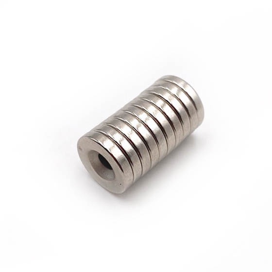 Nam châm tròn đất hiếm đường kính 15x3/4/5/10 lỗ 4mm từ tính N35