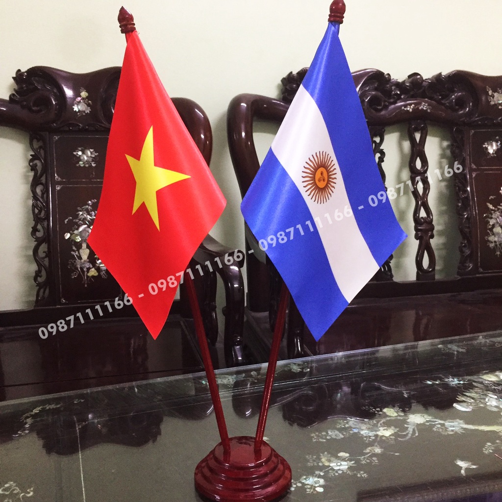 Cờ Để Bàn Đế gỗ Cắm 2 cờ  Việt Nam - Argentina In Kỹ Thuật Số
