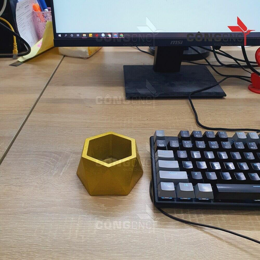 Khuôn chậu đúc chậu cảnh mini  phù hợp trồng cây sen đá để bàn