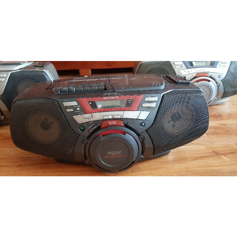 Radio-cassette sony CFD-G50L lắp thêm chức dùng USB, thẻ SD, loa Bluetooth + line in