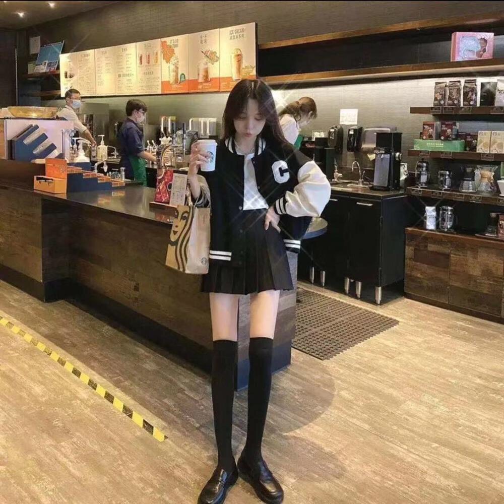 ÁO HOODIE LOGO TRƯỚC CHỮ C SIÊU XINH | BigBuy360 - bigbuy360.vn