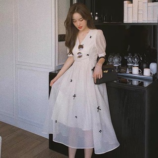 ĐẦM ĐÍNH NƠ CỔ V