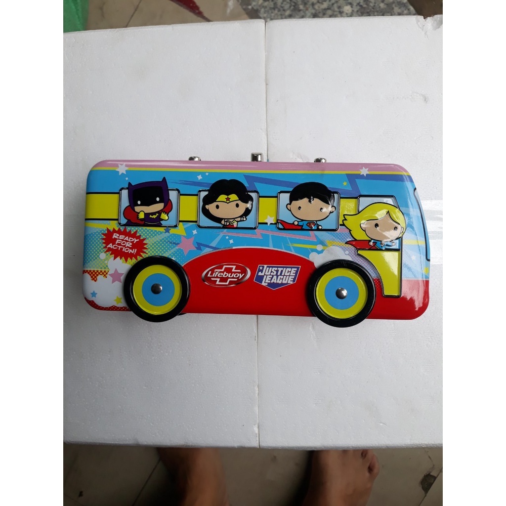 Hộp bút bằng kim loại hình xe buýt