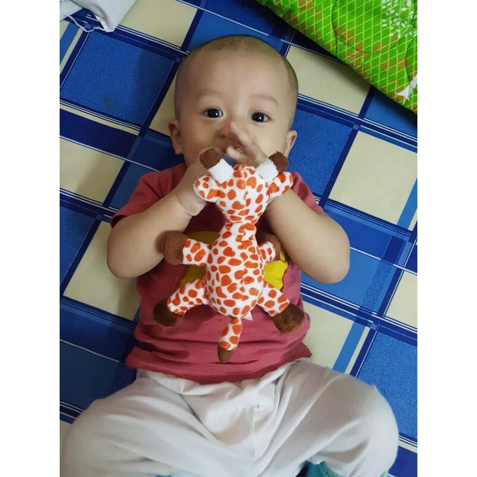 Thú bông hươu cao cổ gắn vào ti giả cho bé Tommy Baby