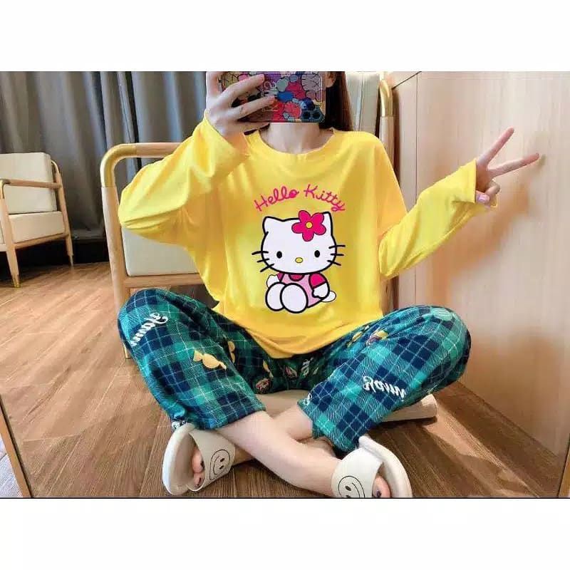 Bộ Đồ Ngủ Hình Hello Kitty Đáng Yêu Cho Người Lớn