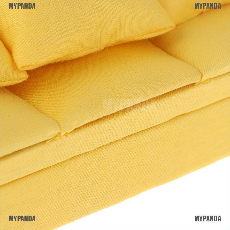 Ghế sofa nhỏ kèm 3 gối trang trí cho nhà búp bê