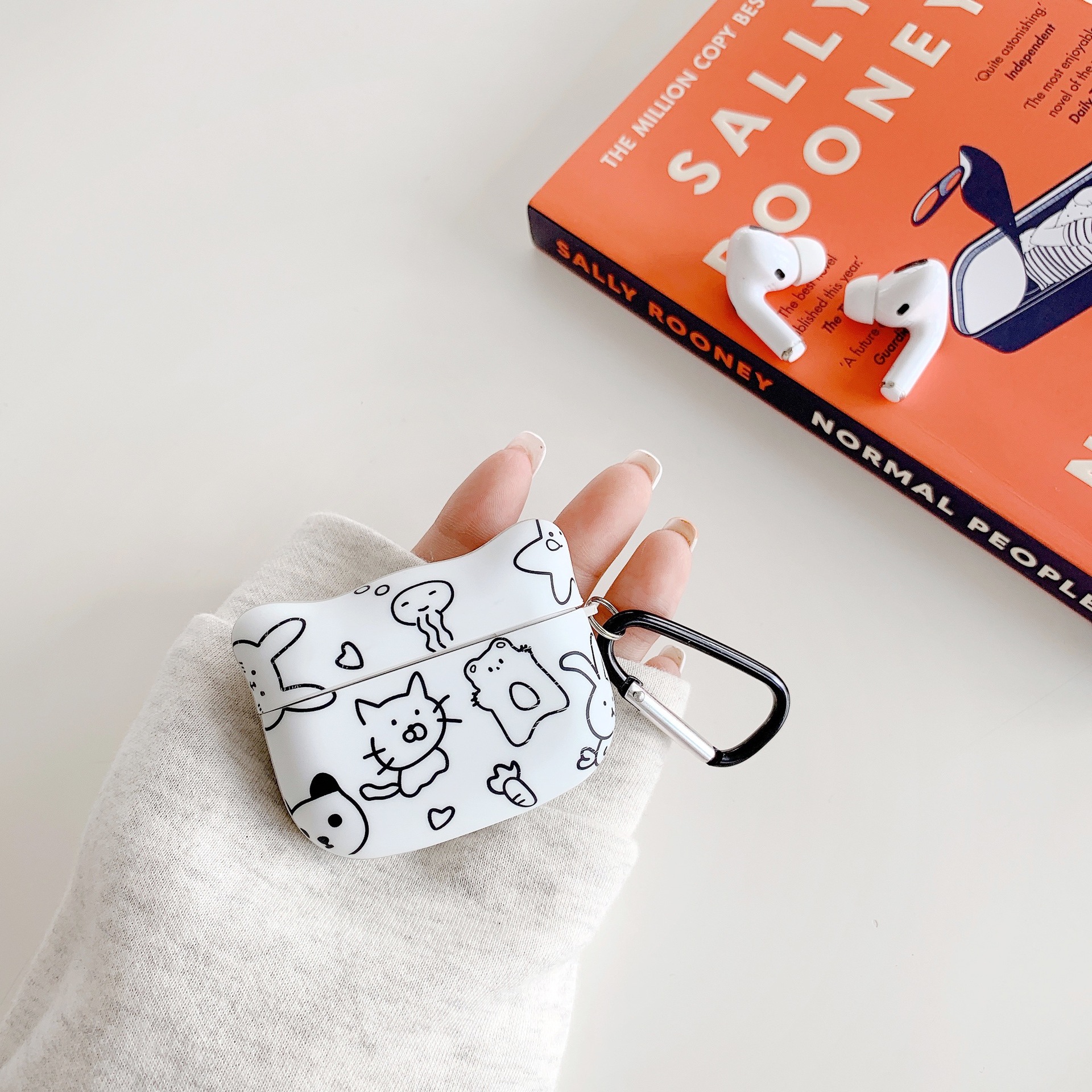 Ốp Bảo Vệ Hộp Đựng Tai Nghe Airpods 1 / 2 Hình Mèo Con Xinh Xắn | BigBuy360 - bigbuy360.vn