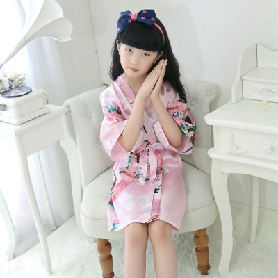 Áo Choàng Ngủ Kimono In Hình Chim Công Cho Bé