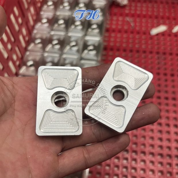 Nắp pát tăng sên Exciter 150 nhôm CNC 1 cái kèm ốc, Pass tăng sên ex150, pas