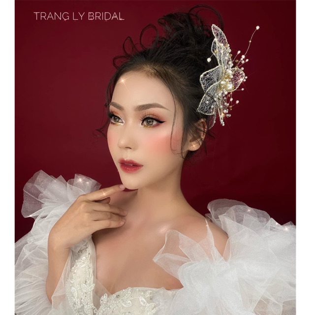 Cài tóc cô dâu hoa to