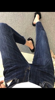 Quần jeans tua gấu