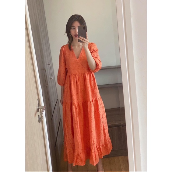 Váy hoạ tiết thêu AUTHENTIC