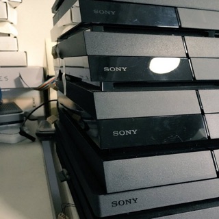 Máy chơi game ps4
