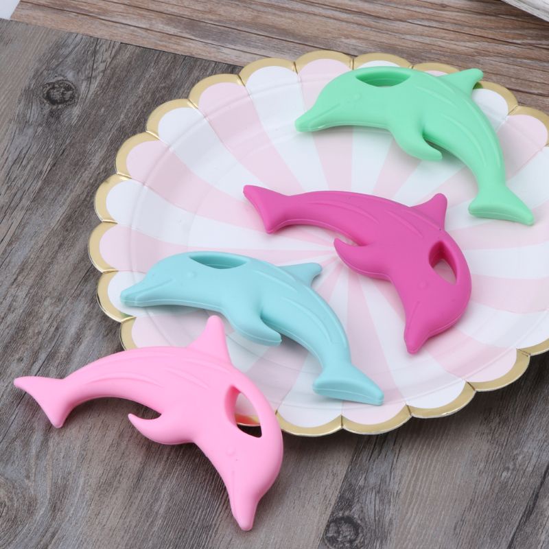 Núm Vú Giả Ngậm Mọc Răng Hình Cá Heo Hoạt Hình Bằng Silicon Không BPA Cho Bé Sơ Sinh