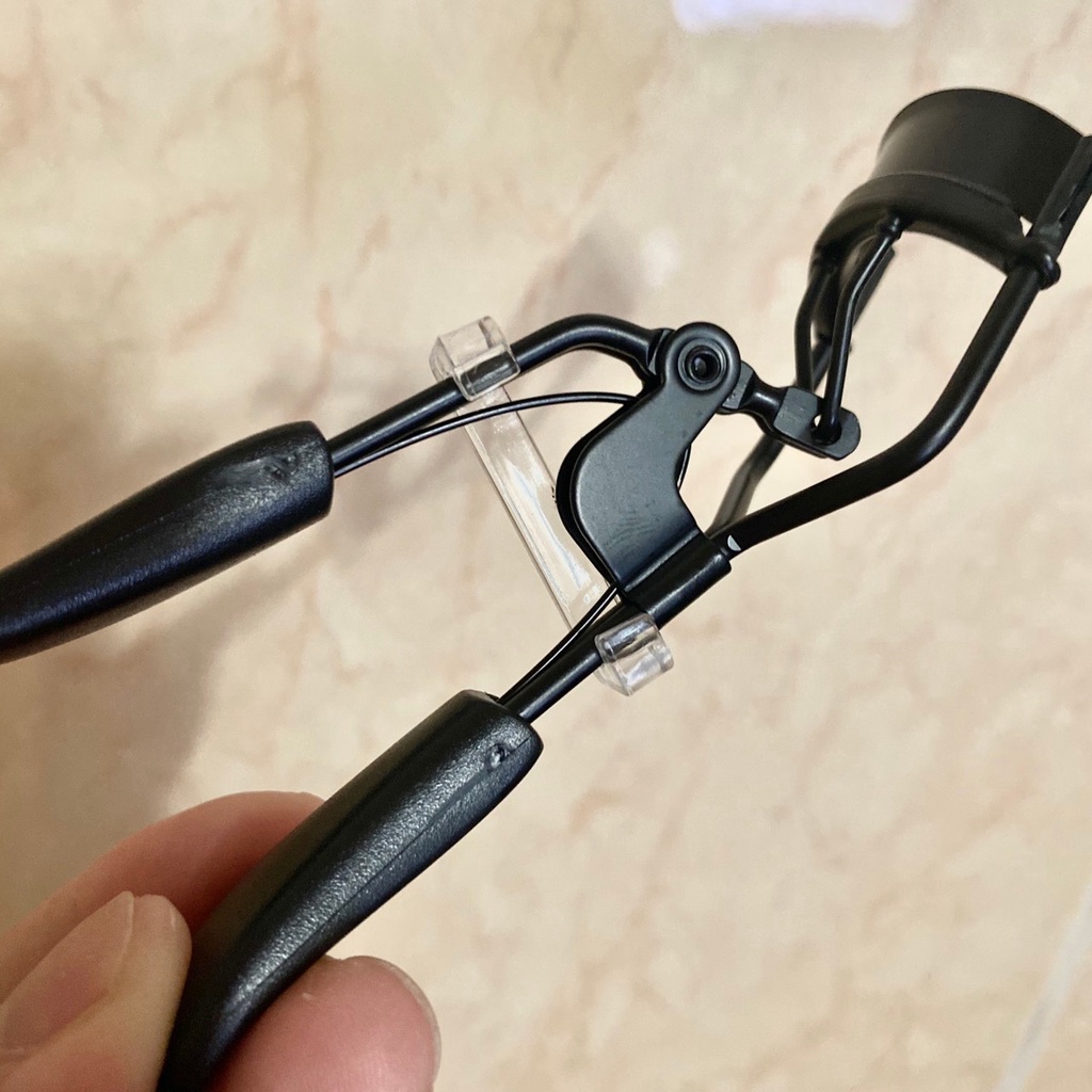 Bấm Mi - Kẹp Mi Cán Đen Siêu Bền, Tiện Dung Cho Hàng Mi Cong Vút