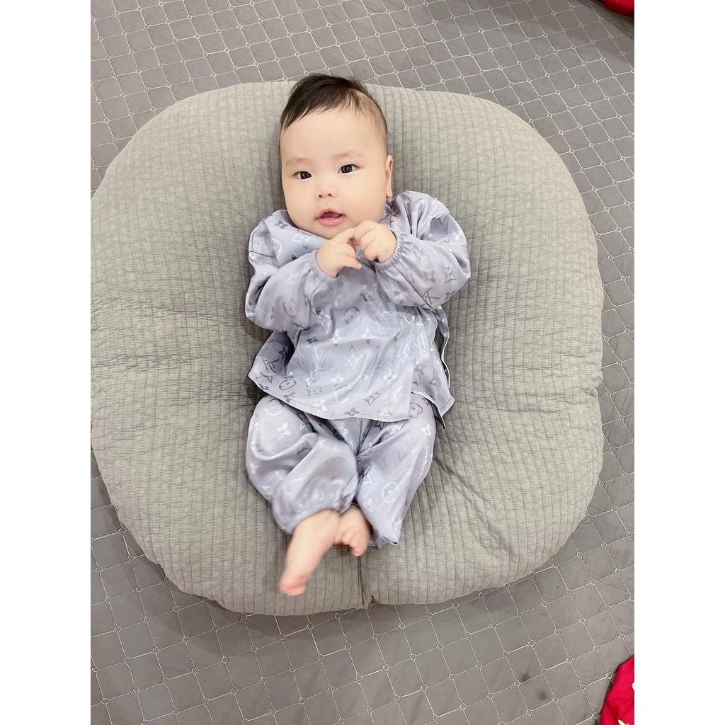 Quần áo trẻ em QUỲNH BOUTIQUE Bộ Pijama lụa họa tiết LV