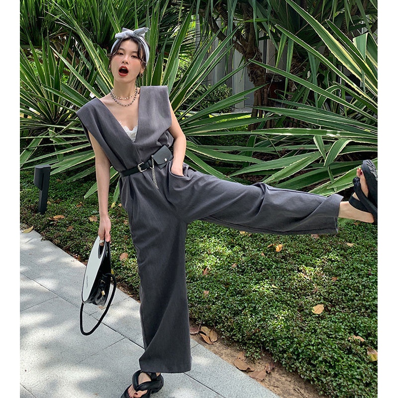 Bộ Jumpsuit cổ chữ V sát nách