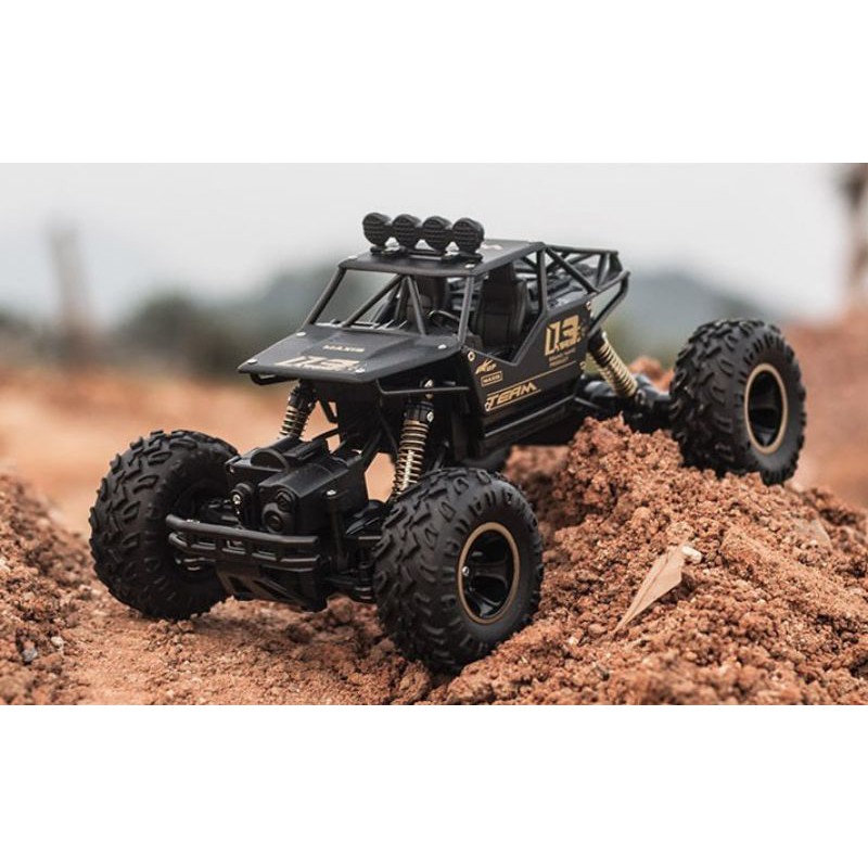 Xe địa hình leo núi điều khiển từ xa cho bé,,,