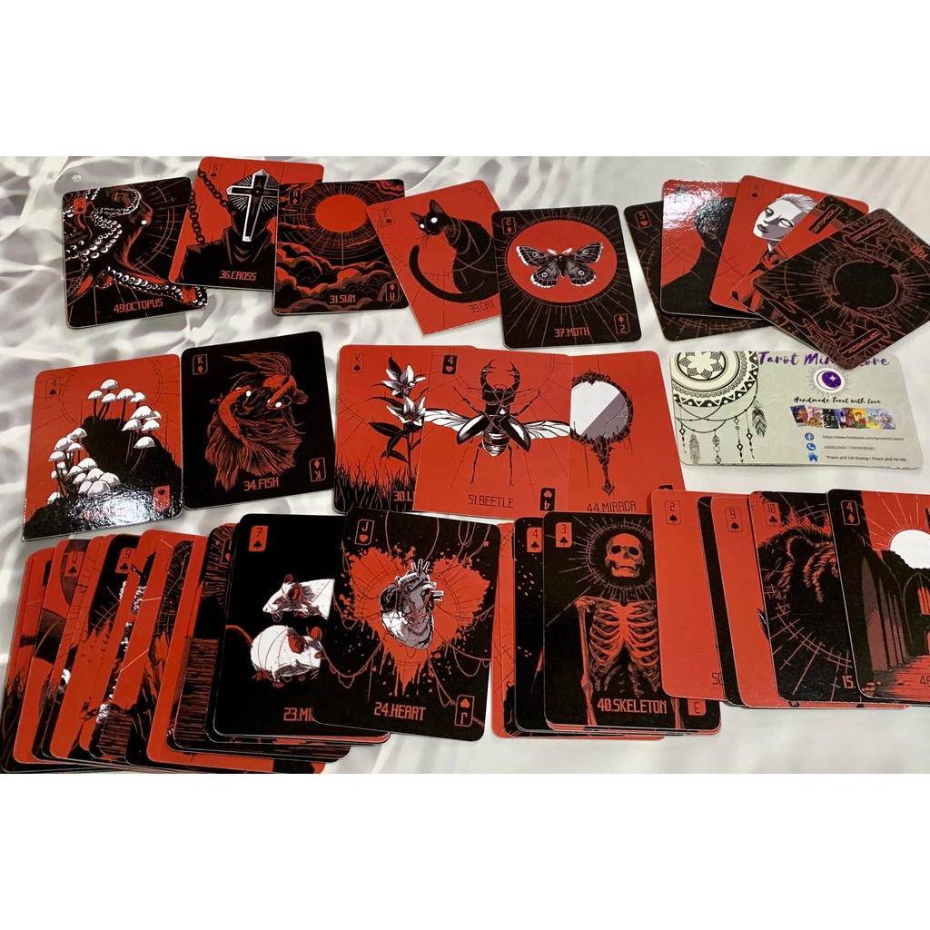 Bộ bài Red Hand Lenormand size 6.3 x 8.8 cm