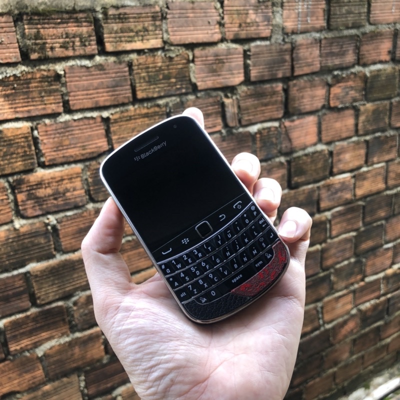 Điện Thoại Blackberry 9900