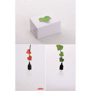 Trang trí tường hình chiếc lá