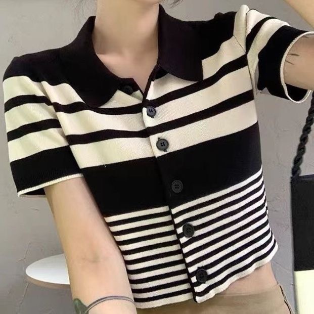 Áo Len Dệt Kim Sọc Cổ Bẻ Hàng Nút Tay Ngắn | Smide Clothing