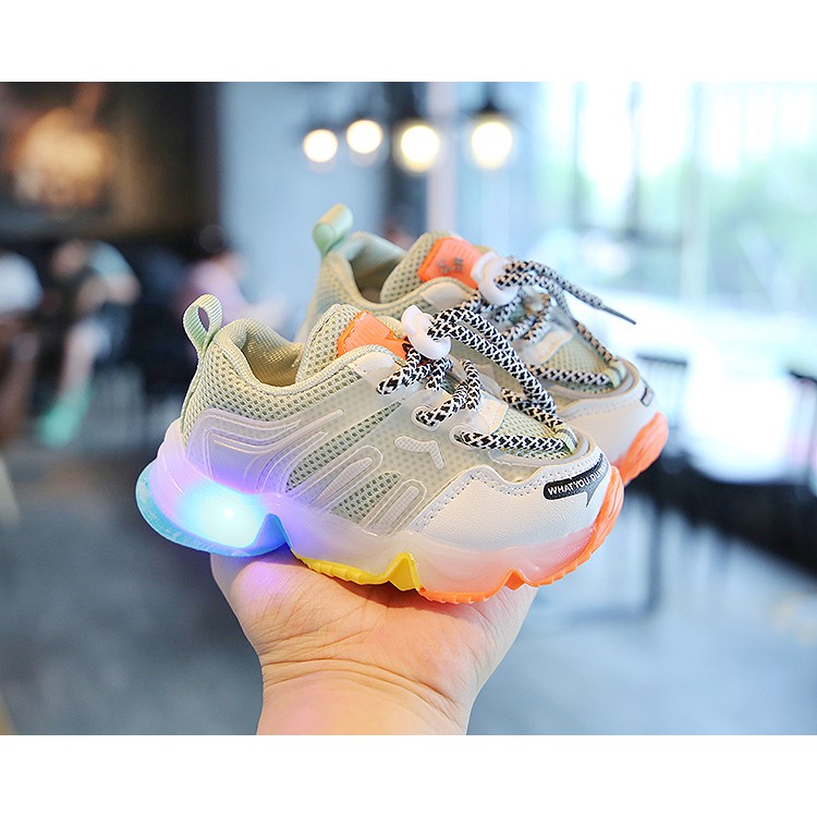 Giày cho bé trai bé gái có đèn led xinh xắn, dáng thể thao thời trang Xuân Thu 2020
