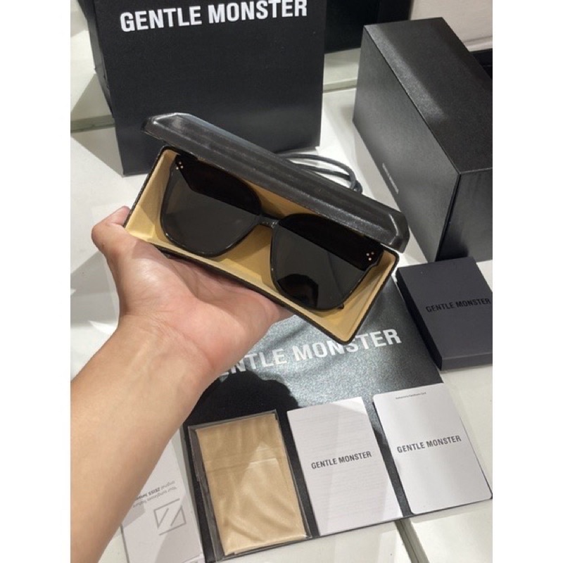 ⚡Kèm box⚡G.M R.l.c.kk- Kính mát chuẩn UV400, Kính râm vuông nam nữ cao cấp gọng dẻo Jolie Eyewear