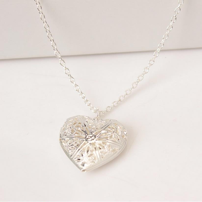 phụ kiện thời trang Heart Shaped Love Necklace Can be put in Small Photos dây chuyền