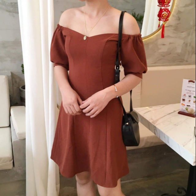 ĐẦM 8 MẢNH TRỄ VAI