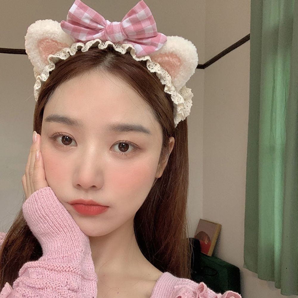Cài tóc tai mèo phối ren và nơ sọc caro phong cách lolita Hàn Quốc dễ thương mang khi trang điểm cho bạn gái