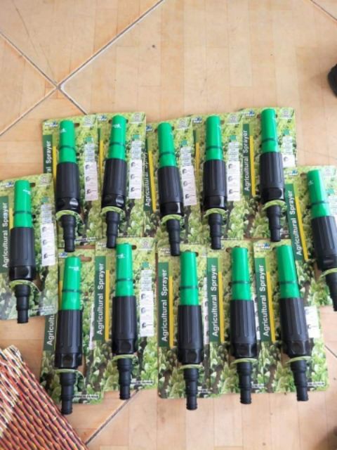 Đầu vòi phun nước tăng áp xịt rửa xe,tưới cây, tưới rau ,tưới hoa