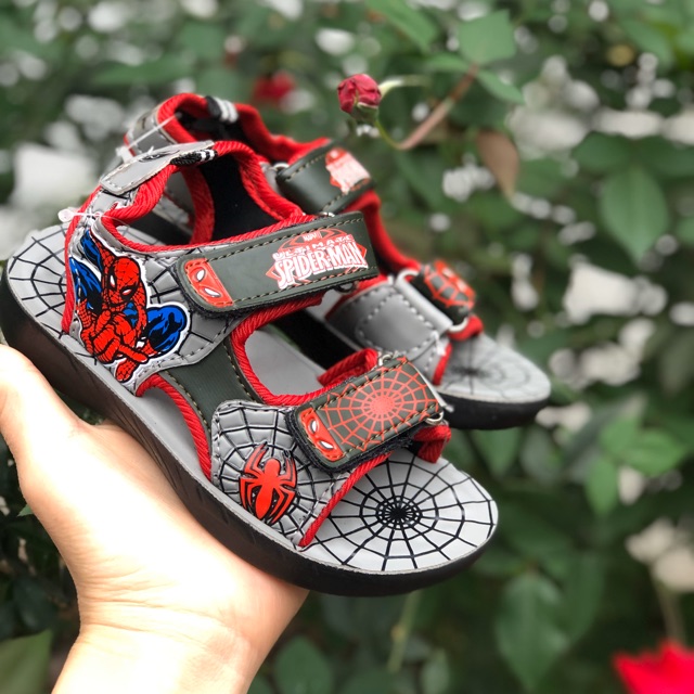 Xăng đan nhện bé trai