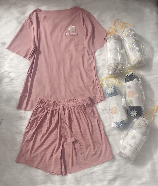 Bộ mặc nhà thêu hoa cúc