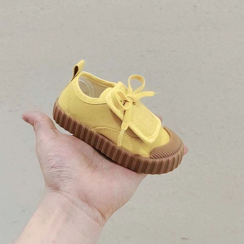 Giày Vải Canvas Mềm Mại Thoáng Khí Màu Trơn Quai Dán Phong Cách Hàn Quốc Cho Trẻ Mẫu Giáo