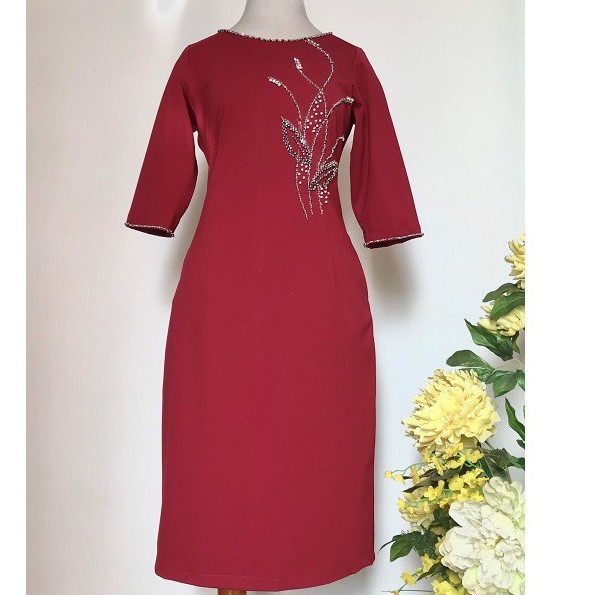 Váy Đầm Trung Niên Kết Đá Hình Hoa Lớn Sang Trọng, Vải UMi Co Giãn Size 45Kg Đến 90Kg