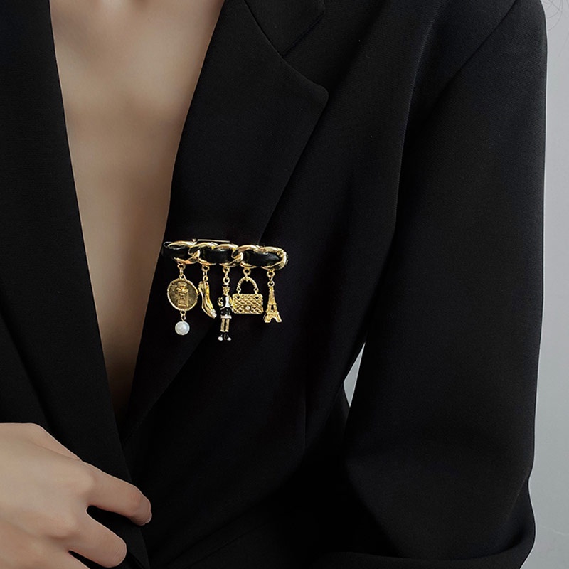 Trâm cài áo hình hoa trà phối tua rua 5 đính ngọc trai sang trọng