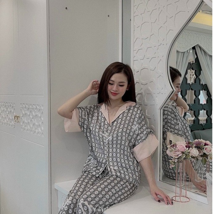 Bộ đồ ngủ mặc nhà LyLy ngắn tay lụa satin kiểu pijama hoạt tiết sang trọng L206