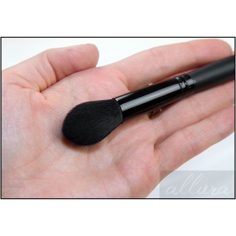 Cọ bắt sáng E.L.F – Highlighting Brush