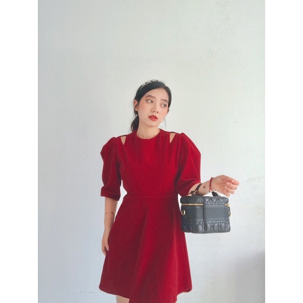 [THIẾT KẾ CAO CẤP]Váy nhung đỏ khoét ngực đỏ đen tay ngắn chữ A | BigBuy360 - bigbuy360.vn