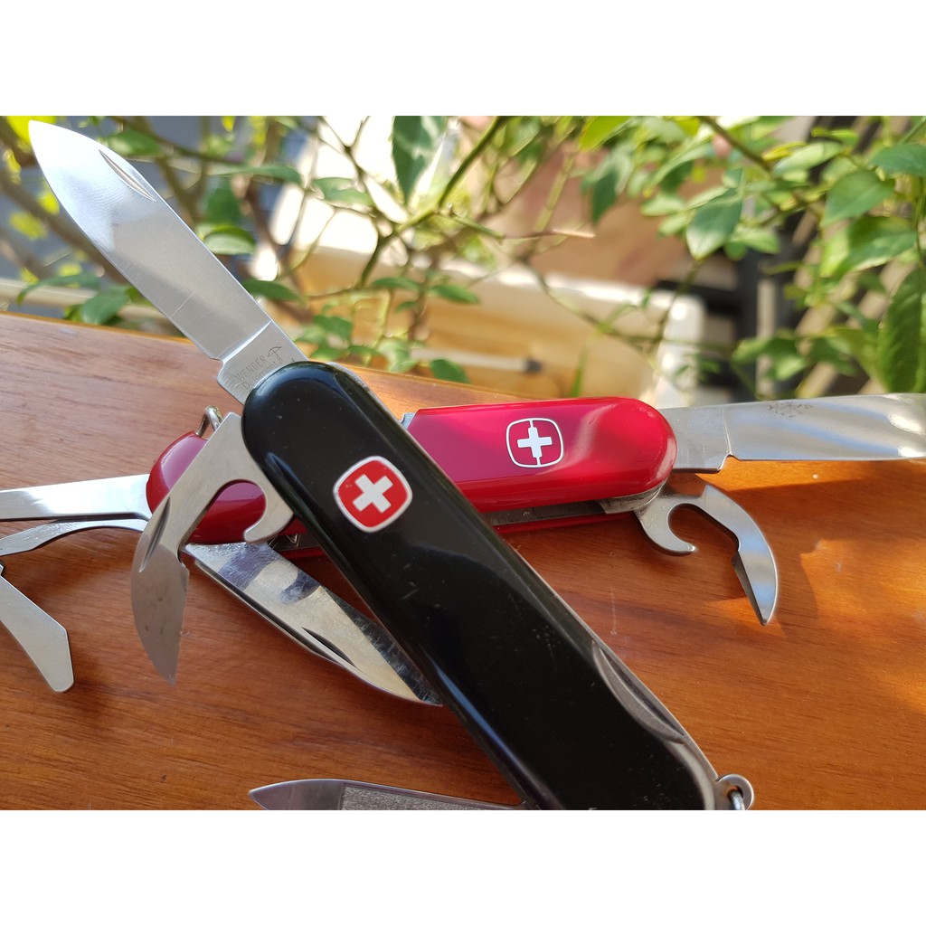 Dụng cụ đa năng Wenger Victorinox  đen đỏ