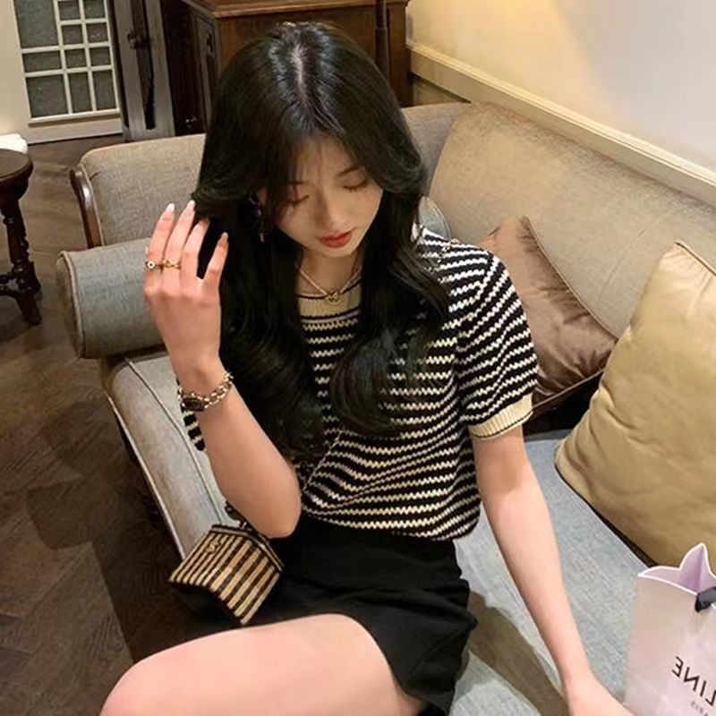 Áo Thun Ngắn Tay Cổ Tròn Họa Tiết Kẻ Sọc Phong Cách Retro Thời Trang Mùa Hè Cho Nữ