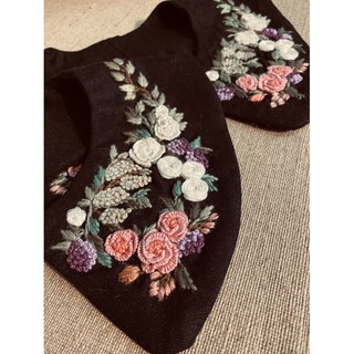 Cổ áo thêu tay ( handmade by Vietnam)