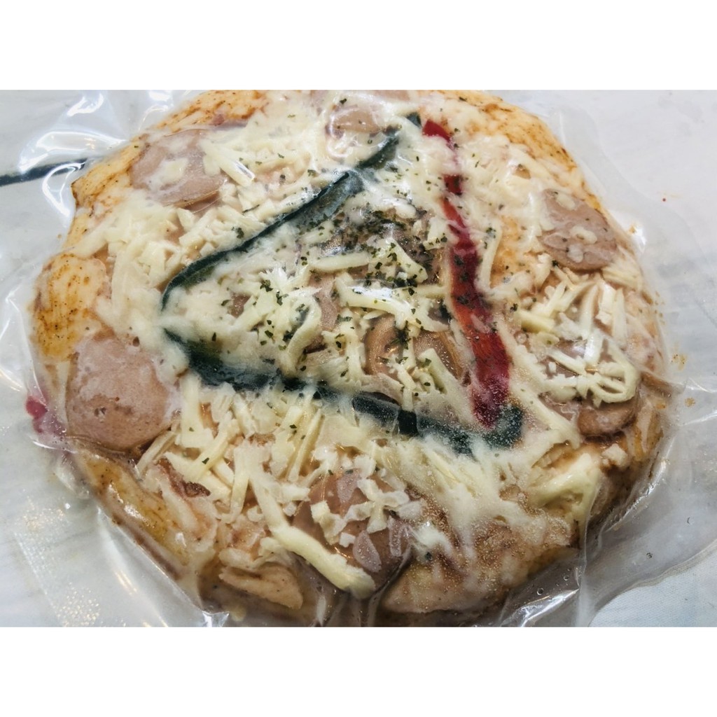 Set 2 đế bánh pizza đã nướng qua, thơm ngon