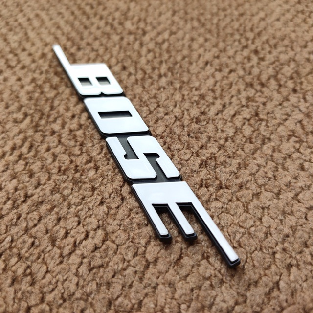 Tem Logo Bose 8,5cm x 1,2cm Nhựa Cứng Giá 1 Chiếc