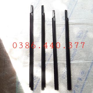 Nẹp chân kính Vios