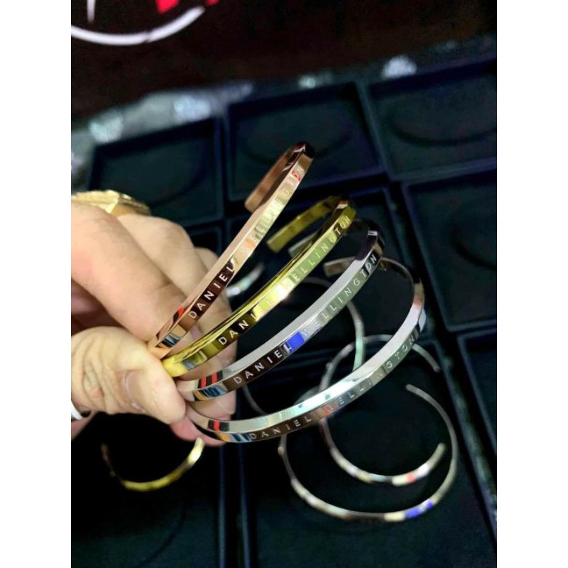 Vòng Tay Cuff Ver 1 No Box