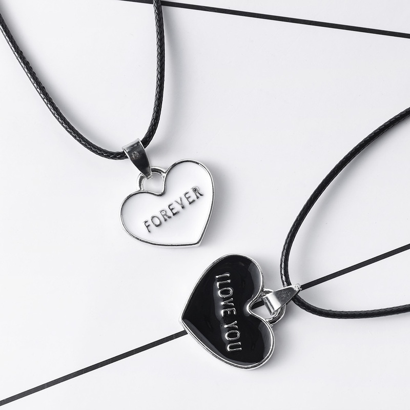 Vòng cổ Mặt Trái Tim Khắc Chữ I LOVE YOU Forever Màu Trắng Đen Dành Cho Cặp Đôi