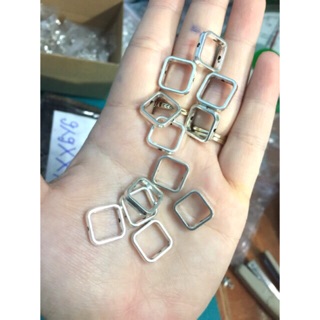 5 mặt vuông xỏ lỗ xi bạc