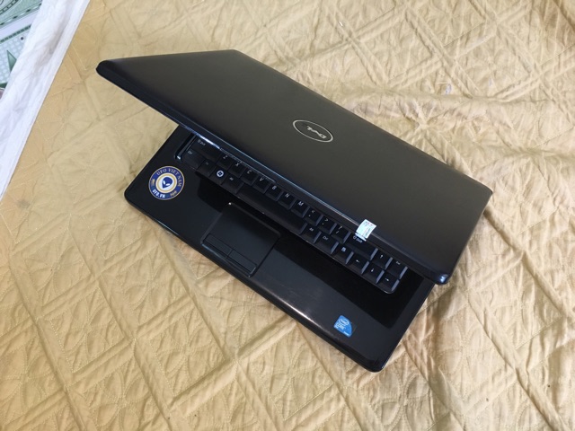 Laptop Dell 1545 đen tươi tắn đẹp tinh khôi văn phòng | BigBuy360 - bigbuy360.vn